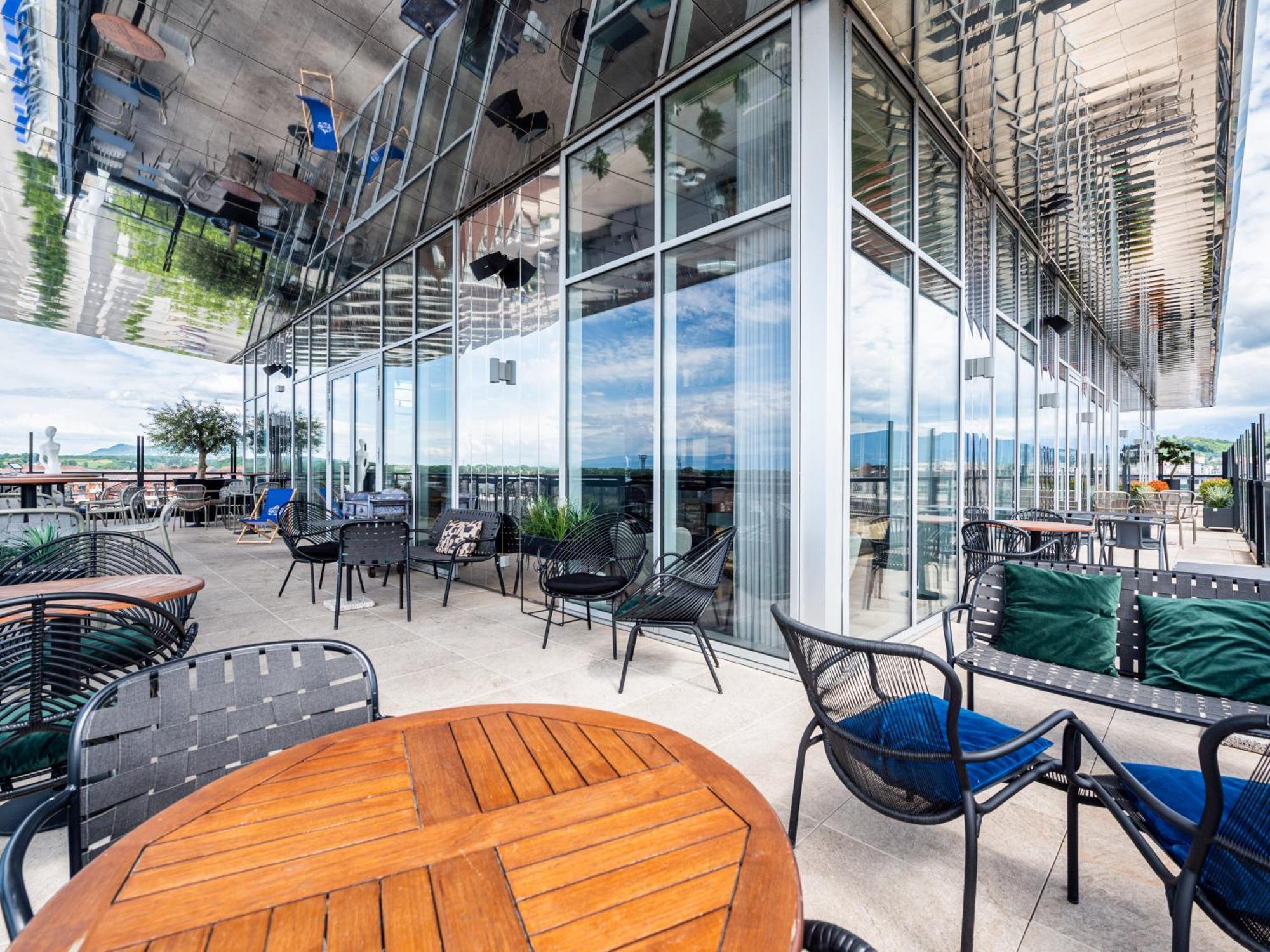 Novotel Centre - Porte De Genève Hotel 4*