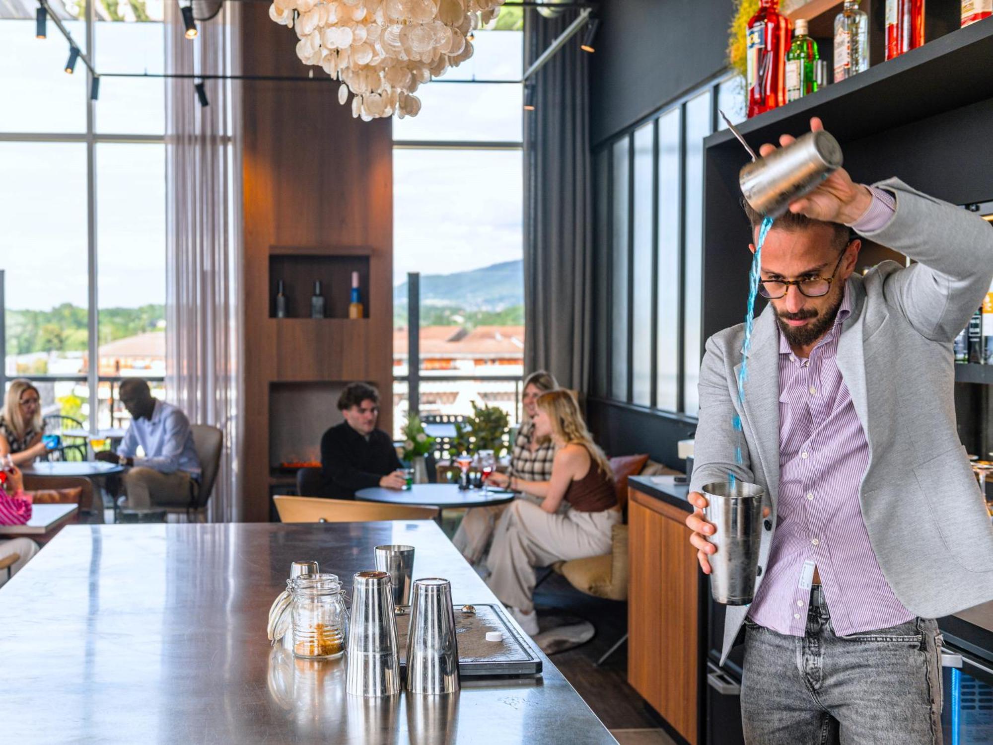 Novotel Centre - Porte De Genève Hotel 4*