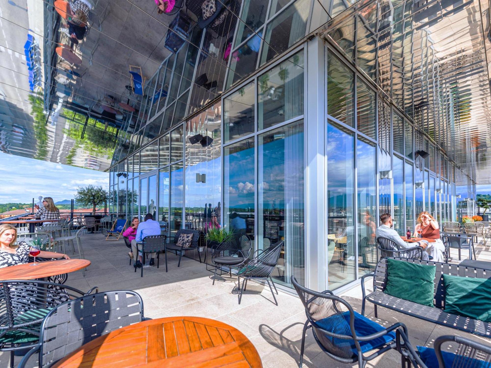 Novotel Centre - Porte De Genève Hotel 4*